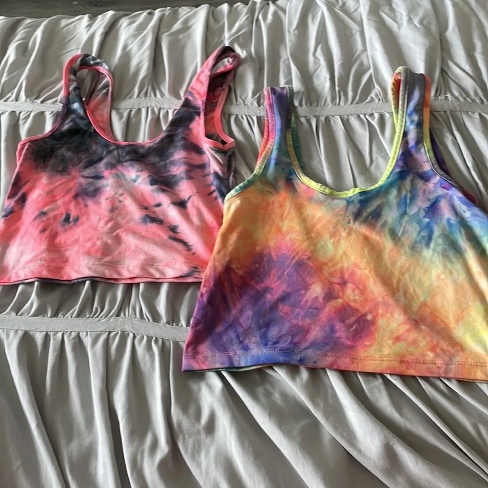 2/$10 TYE DYE Tank crop tops Small Excellent Condition 2/$10 - Picture 4 of 4